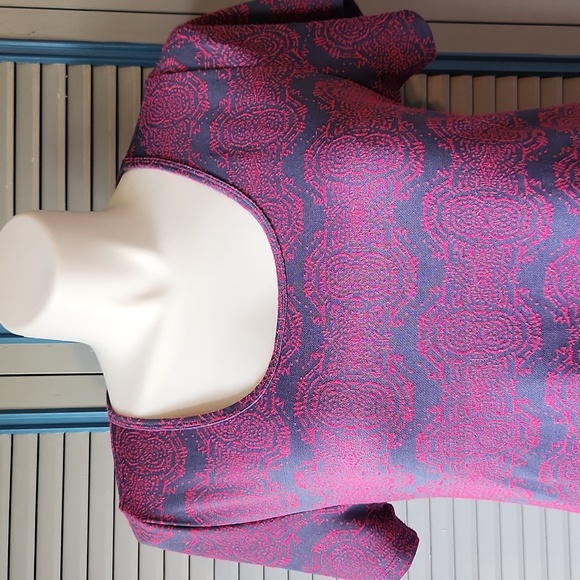 LuLaRoe Grey & Pink Scoop Neck Top - Picture 3 of 10